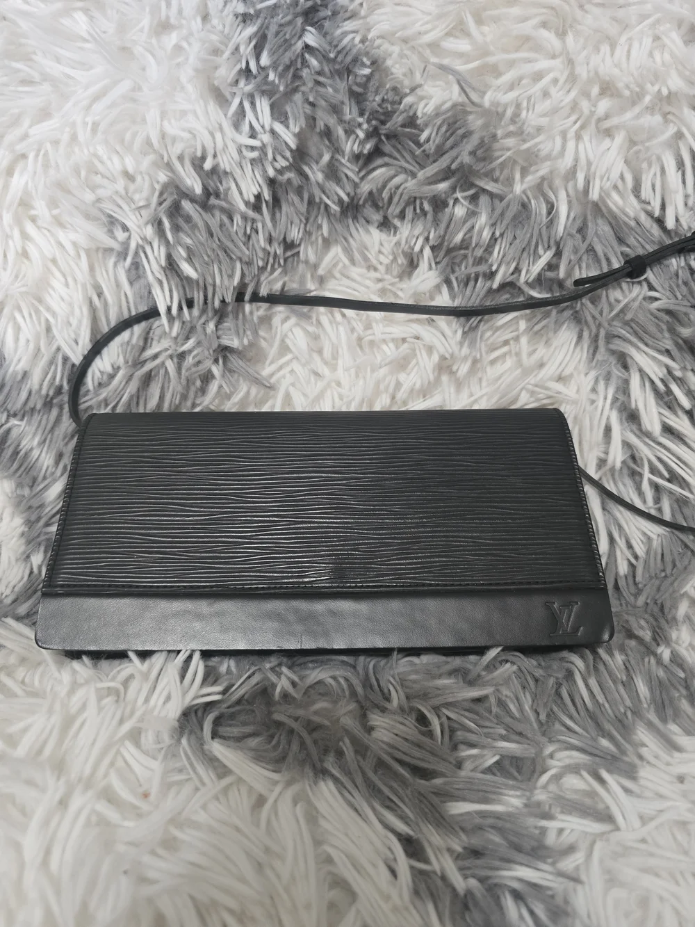 Pre Owned Louis Vuitton Black Epi Leather Shoulder Clutch - Picture 1 of 14